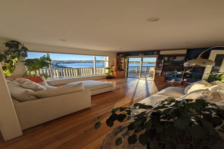 Photo of property in 6 Gordon Road, Plimmerton, Porirua, 5026