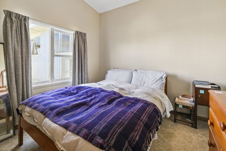 Photo of property in 2 Ontario Street, Kingston, Wellington, 6021