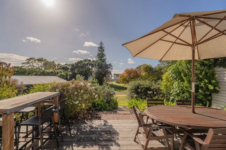 Photo of property in 17 Mccall Avenue, Pauanui, Hikuai, 3579