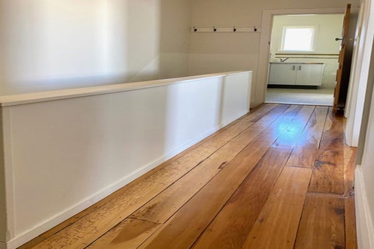 Photo of property in 70-72 Vauxhall Road, Devonport, Auckland, 0624