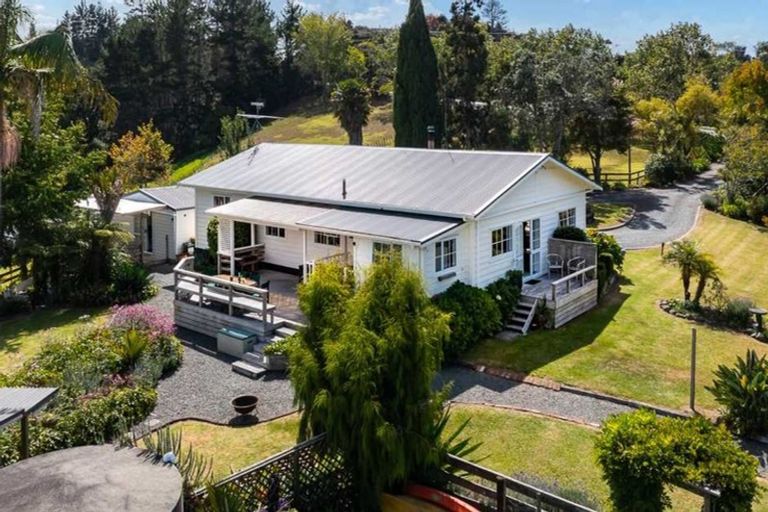 Photo of property in 124 Mahurangi East Road, Snells Beach, 0920