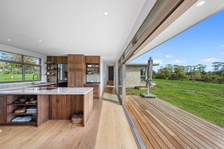 Photo of property in 121a Pomona Road, Kumeu, 0891
