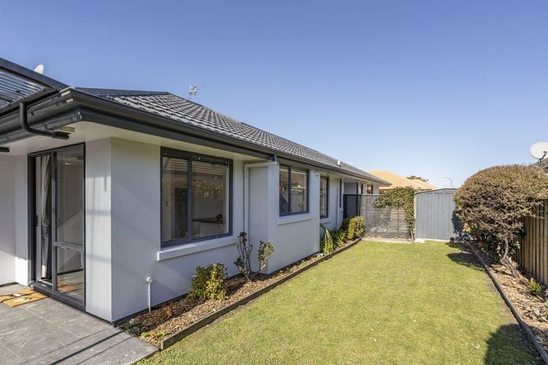 Photo of property in 52 Mahlet Street, Northwood, Christchurch, 8051
