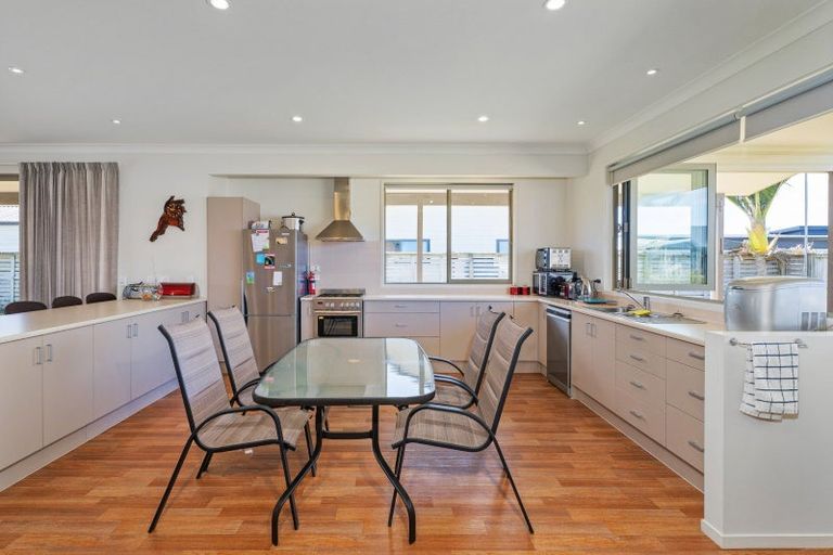 Photo of property in 140 Ngaio Drive, Matarangi, Whitianga, 3592