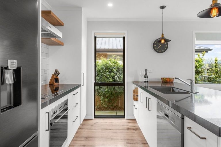 Photo of property in 4 Navy Lane, Papamoa, 3118