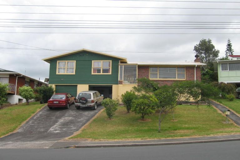 Photo of property in 31 Chivalry Road, Glenfield, Auckland, 0629