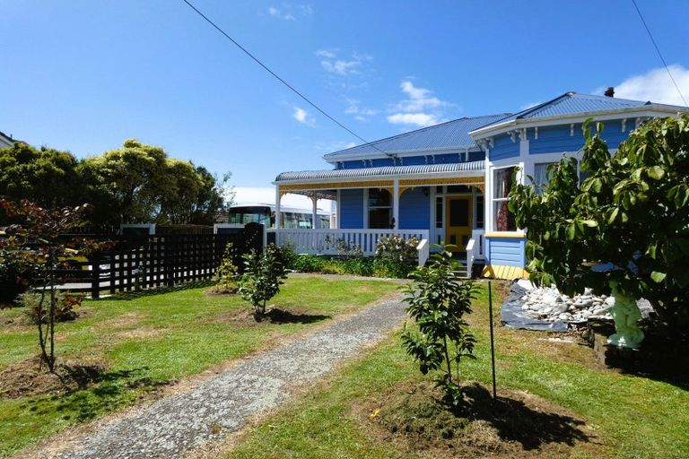 Photo of property in 123 Queen Street, Westport, 7825