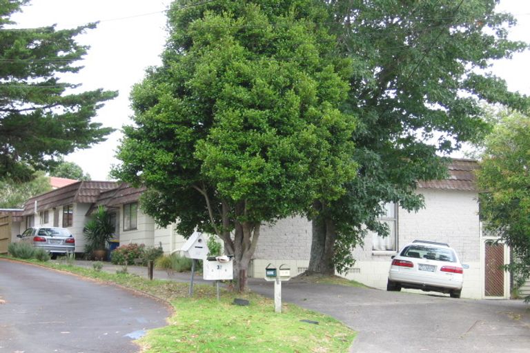 Photo of property in 2/36 Aeroview Drive, Beach Haven, Auckland, 0626