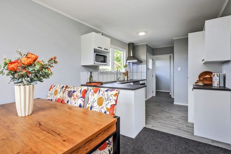 Photo of property in 24 Deal Crescent, Flaxmere, Hastings, 4120