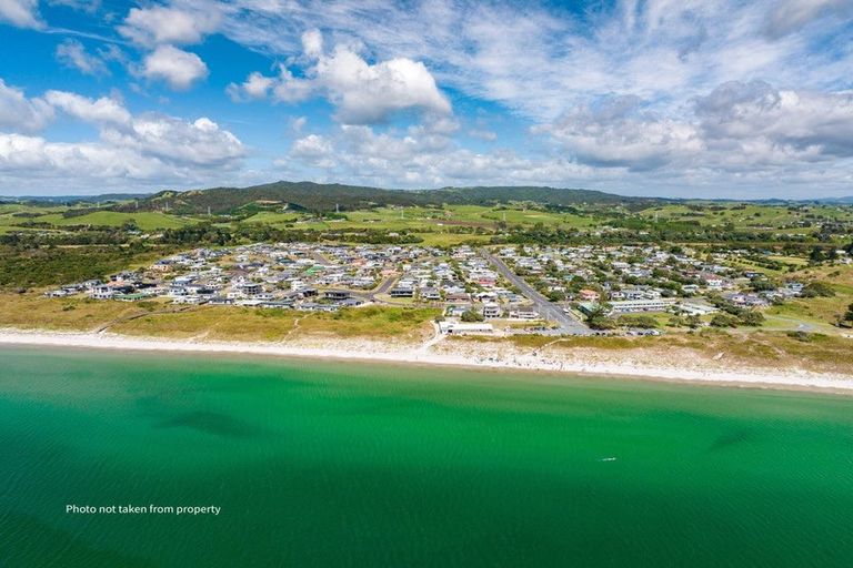 Photo of property in 19 Ata-mahina Way, Ruakaka, 0116