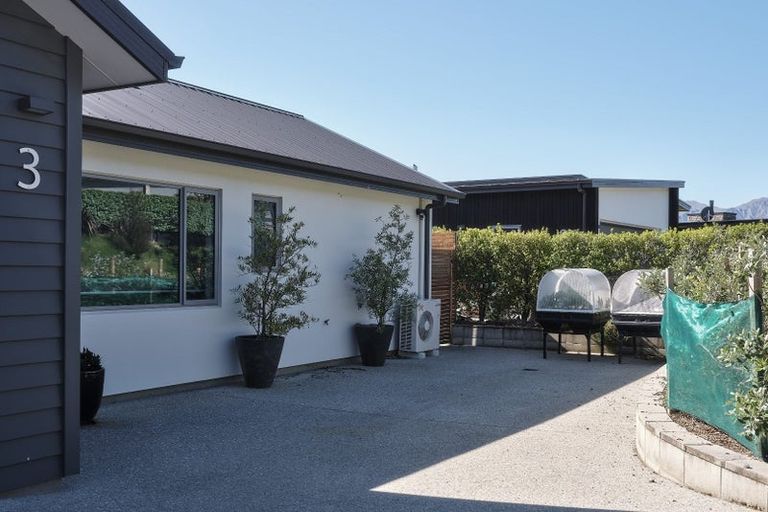 Photo of property in 3 Edgewood Place, Wanaka, 9305