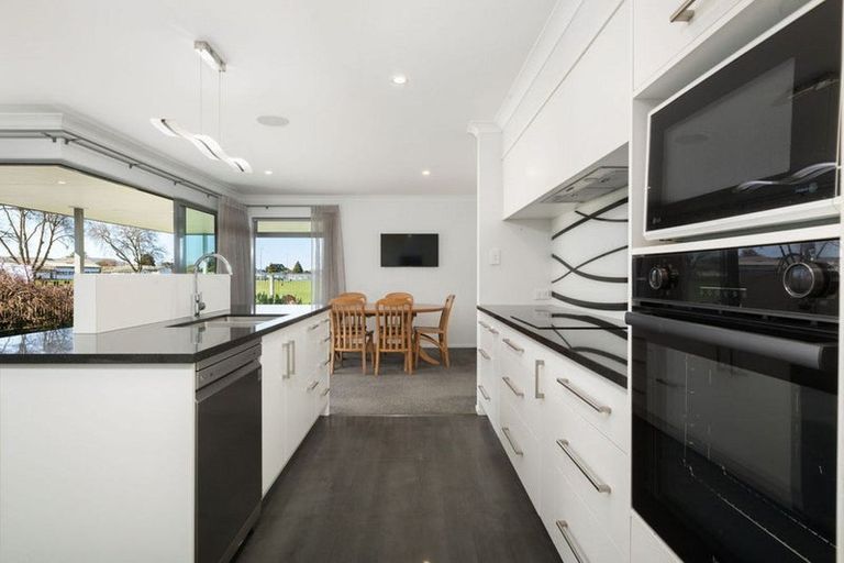 Photo of property in 20b Carisbrooke Street, Katikati, 3129