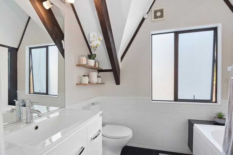 Photo of property in 17 Harcourt Place, Wakefield, 7025