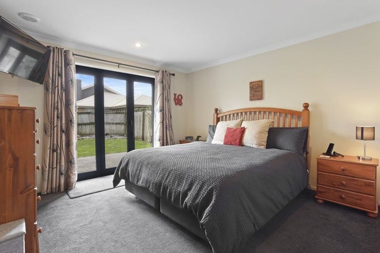 Photo of property in 18 Sycamore Close, Rangiora, 7400
