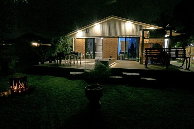 Photo of property in 2/3 Papatahi Place, Henderson, Auckland, 0610