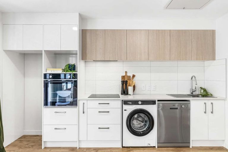 Photo of property in 122a Lancaster Road, Beach Haven, Auckland, 0626