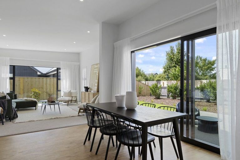 Photo of property in 15 Perehia Mews, Marshland, Christchurch, 8083