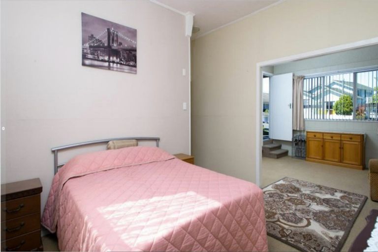 Photo of property in 2/8 Rosebank Terrace, Stoke, Nelson, 7011