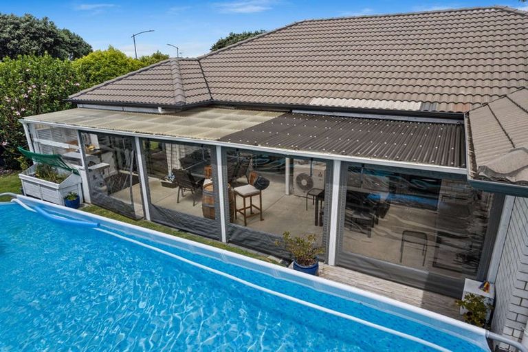 Photo of property in 2 Carrington Drive, Papamoa Beach, Papamoa, 3118