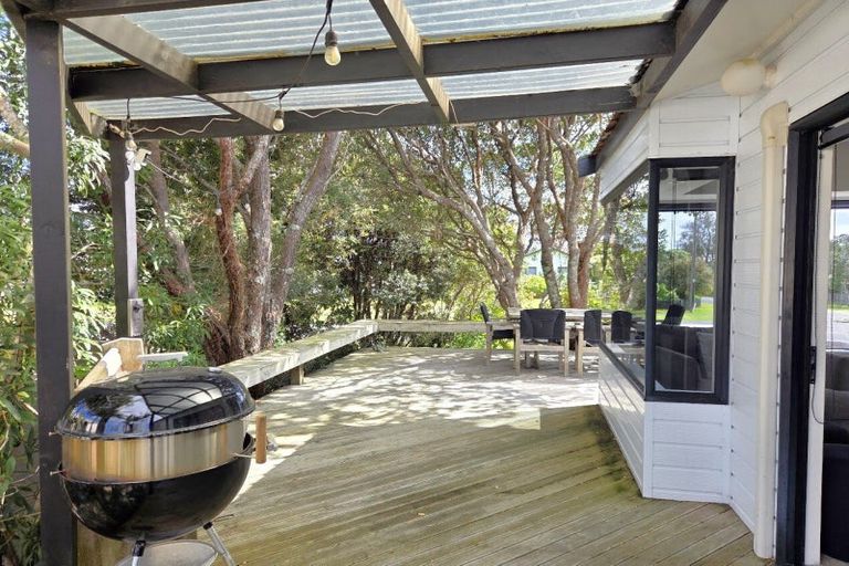 Photo of property in 138 Waimaire Avenue, Matarangi, Whitianga, 3592