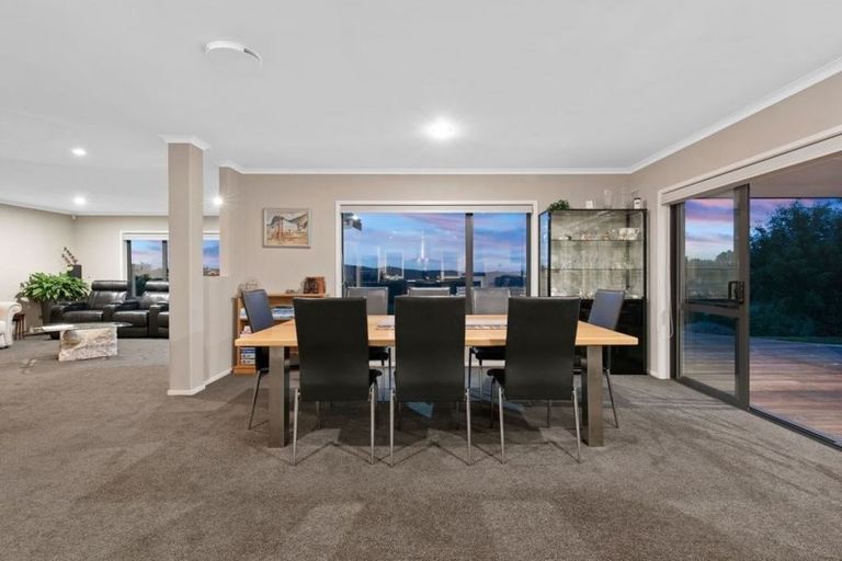 Photo of property in 81 Vaughans Road, Okura, Albany, 0792