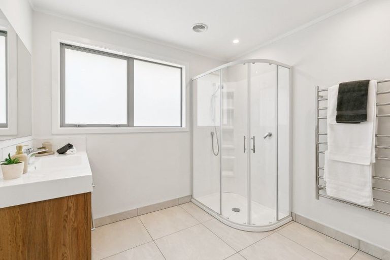 Photo of property in 3 Saint Aidans Way, Tawa, Wellington, 5028