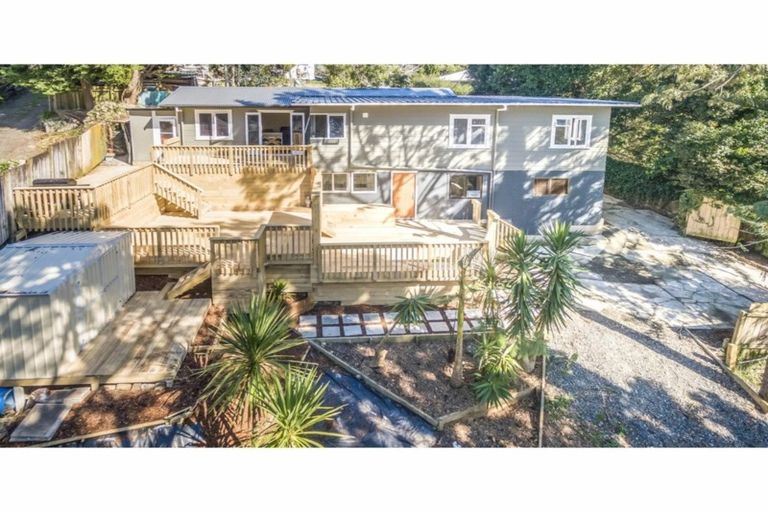 Photo of property in 104 Sunnyside Road, Sunnyvale, Auckland, 0612