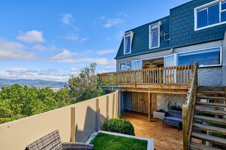 Photo of property in 33 Acacia Avenue, Maungaraki, Lower Hutt, 5010