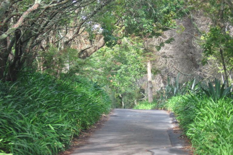 Photo of property in 109 Takahe Road, Titirangi, Auckland, 0604