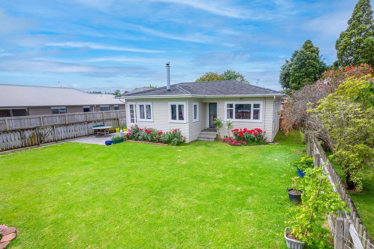 Photo of property in 1 Carr Street, Tuakau, 2121