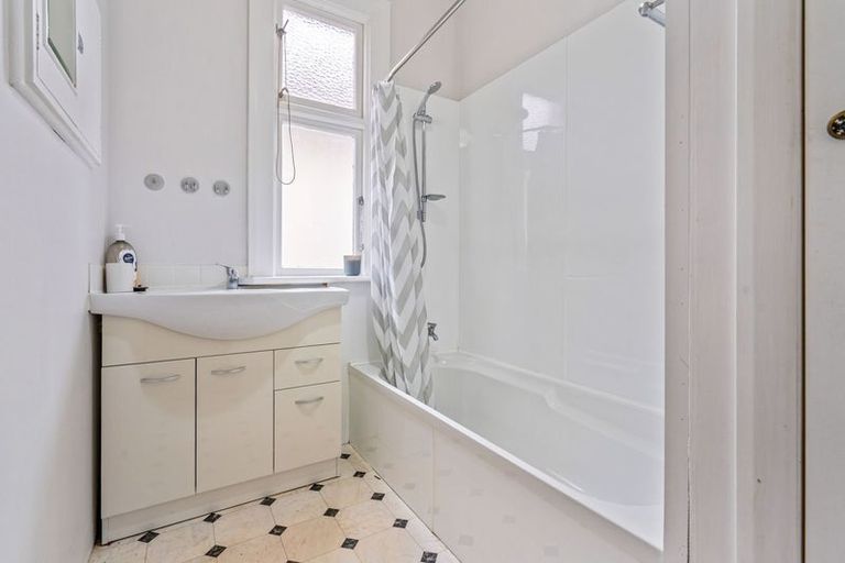 Photo of property in 22 Burnett Street, Calton Hill, Dunedin, 9012