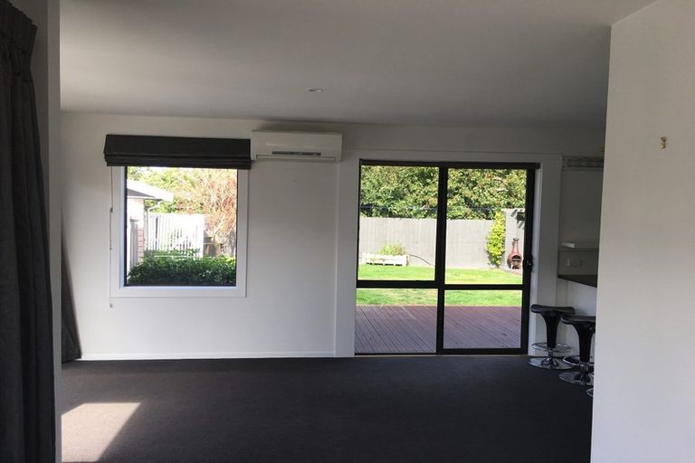 Photo of property in 10 Blossomdale Place, Bishopdale, Christchurch, 8053