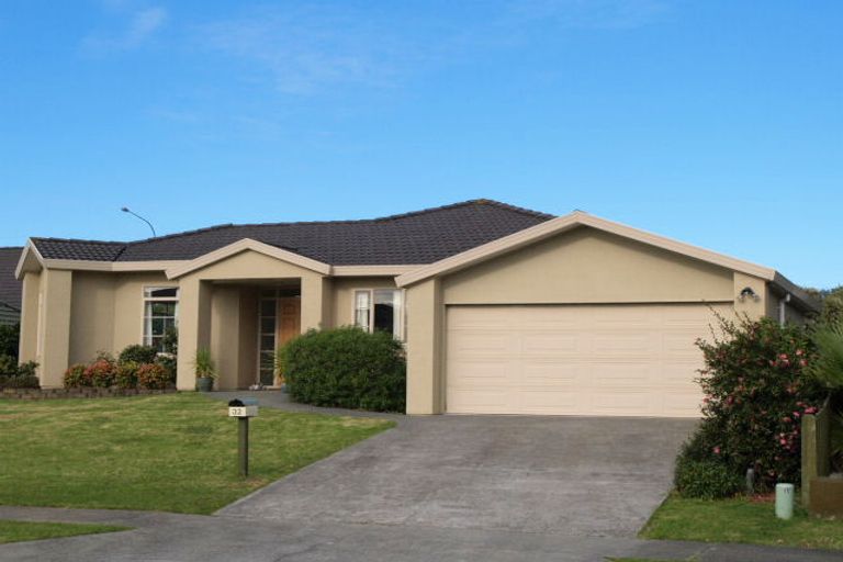 Photo of property in 32 Ambleside Drive, Northpark, Auckland, 2013