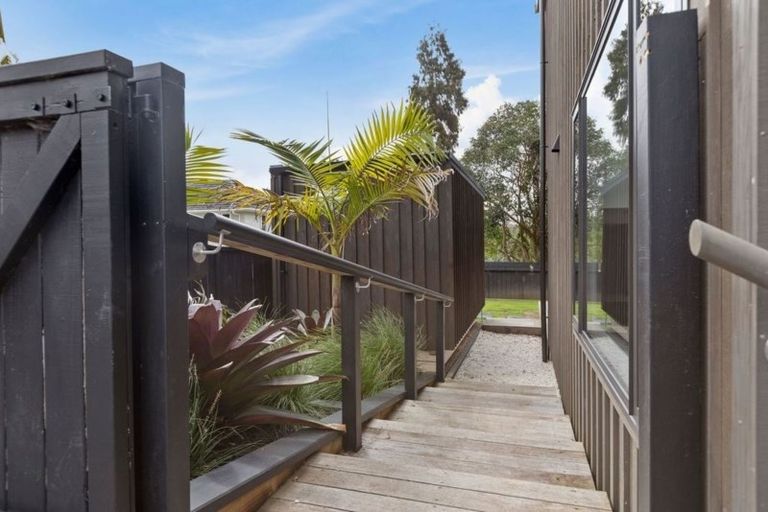 Photo of property in 70b Colwill Road, Massey, Auckland, 0614