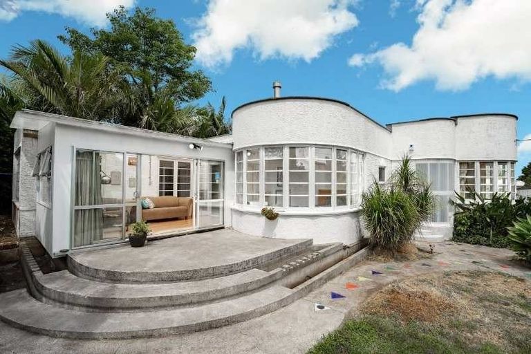Photo of property in 886 Mount Eden Road, Three Kings, Auckland, 1024