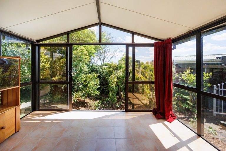 Photo of property in 1 Peter Hall Drive, Kelvin Grove, Palmerston North, 4414