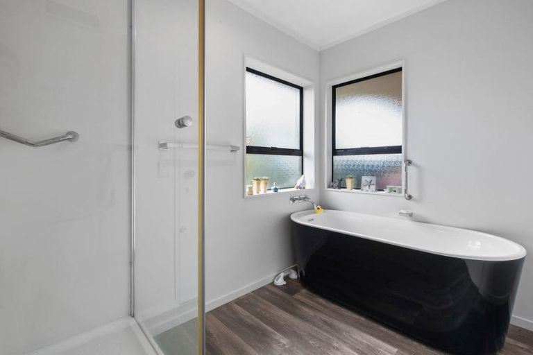 Photo of property in 36 North Road, Clevedon, Papakura, 2582