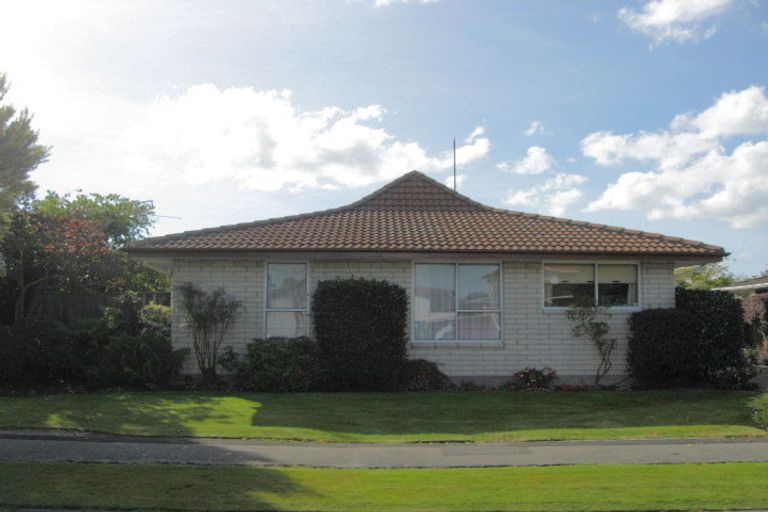 Photo of property in 1/8 Camrose Place, Ilam, Christchurch, 8041