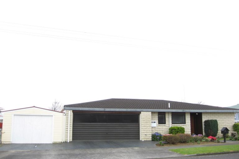 Photo of property in 1a Turakina Street, Merrilands, New Plymouth, 4312