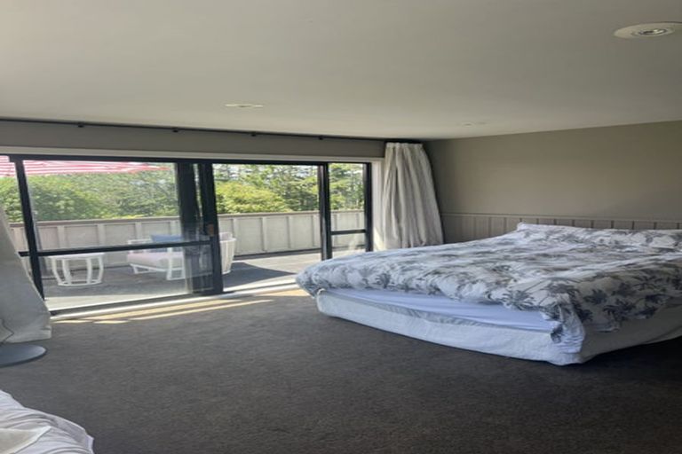 Photo of property in 48 Tawa Road, Kumeu, 0891