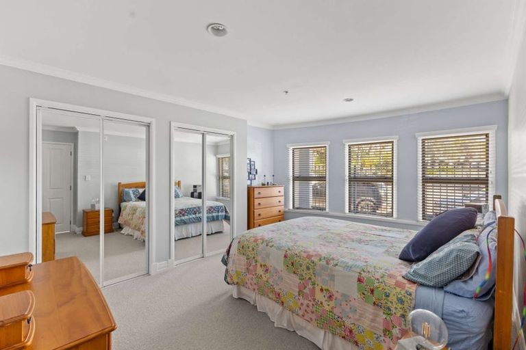 Photo of property in 1 Queen Street, New Plymouth, 4310