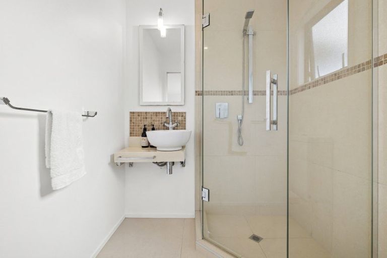 Photo of property in 5 Caversham Drive, Torbay, Auckland, 0630