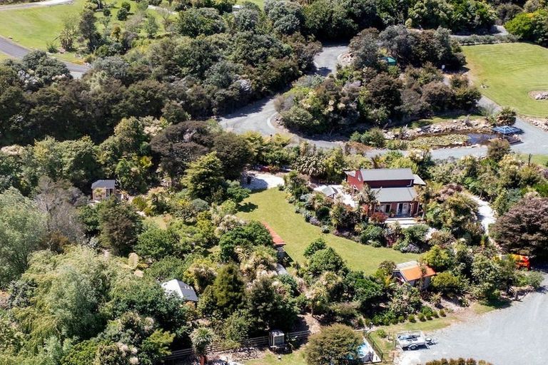 Photo of property in 76 Top Town Place, Coromandel, 3506