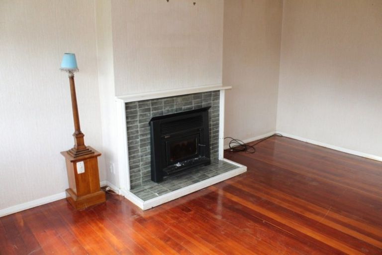 Photo of property in 12 Ranfurly Street, Dannevirke, 4930