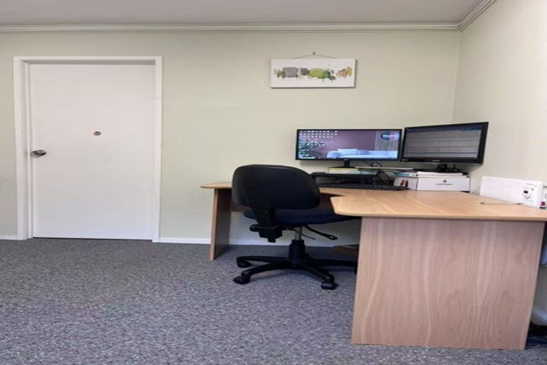 Photo of property in 86 Luckens Road, West Harbour, Auckland, 0618