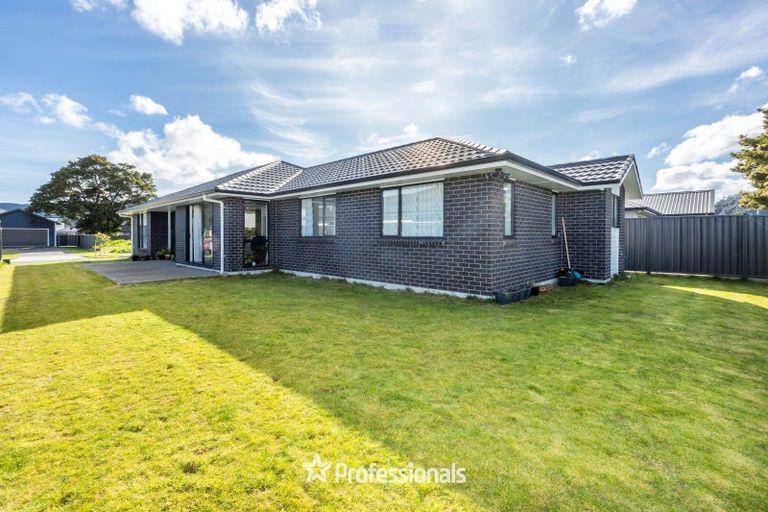 Photo of property in 33 Cynisca Crescent, Wallaceville, Upper Hutt, 5018