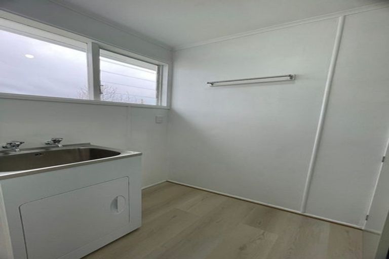 Photo of property in 23 Colwill Road, Massey, Auckland, 0614