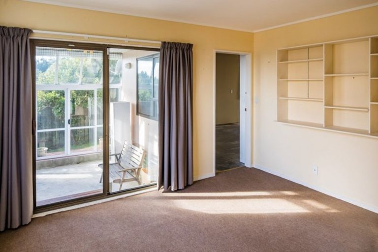 Photo of property in 10 Tremaine Place, Camborne, Porirua, 5026