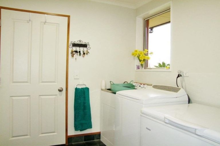 Photo of property in 11 Melville Avenue, Milton, 9220