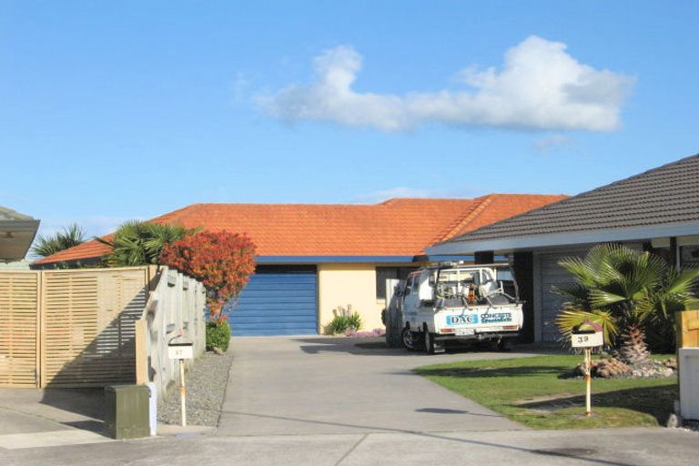 Photo of property in 37 Beachlands Place, Papamoa Beach, Papamoa, 3118